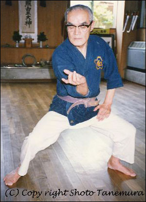 ���������q